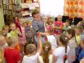 przedszkolaki w bibliotece